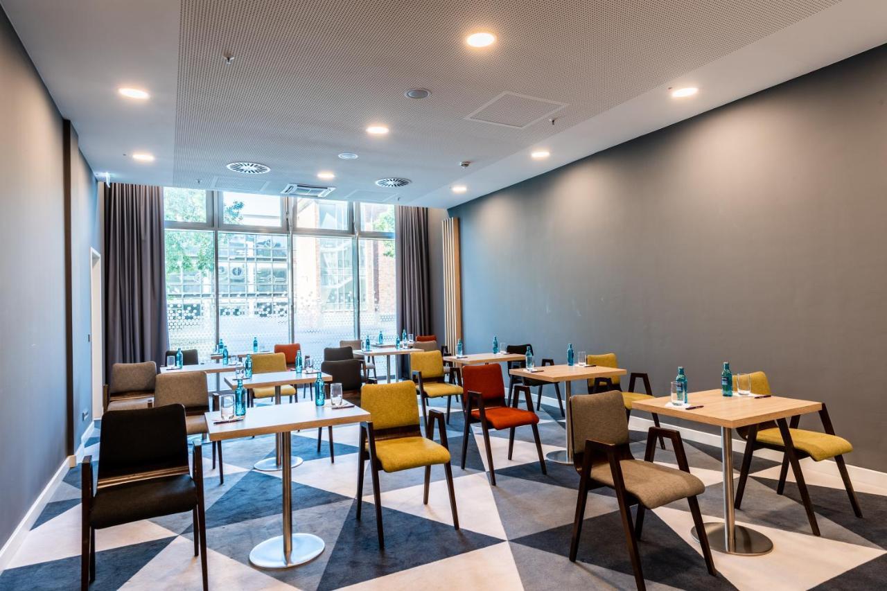Premier Inn Koeln City Sued Exterior foto